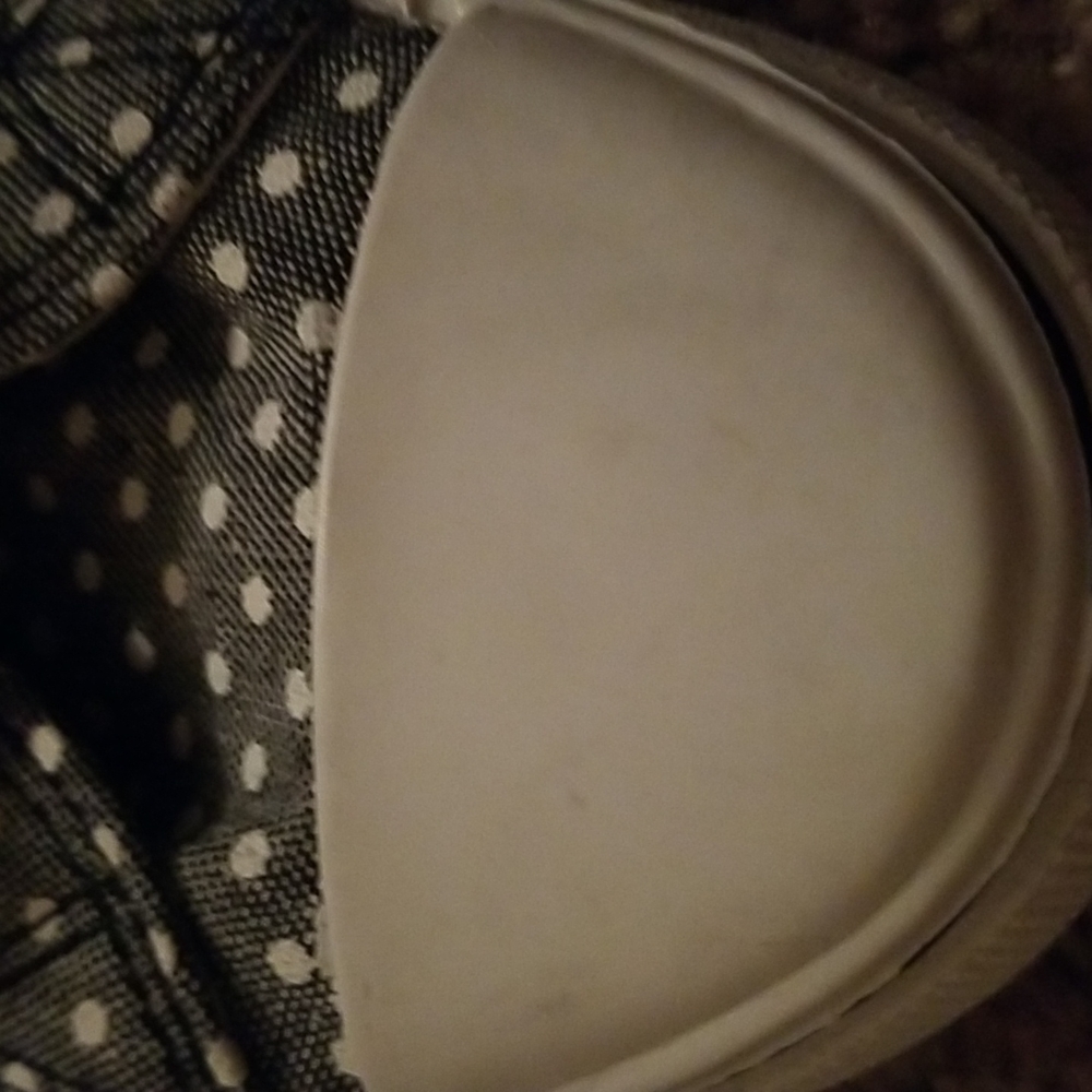 Shoes - Picture 4 of 5